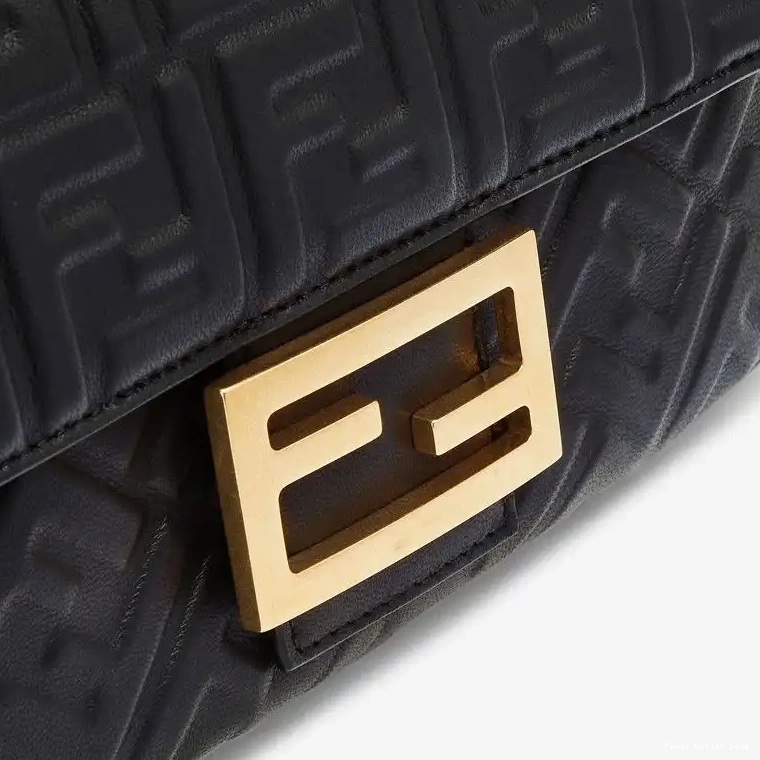 Cheap Motif Leather Bag In Black Chain Fendi FF Midi Nappa Baguette 0404